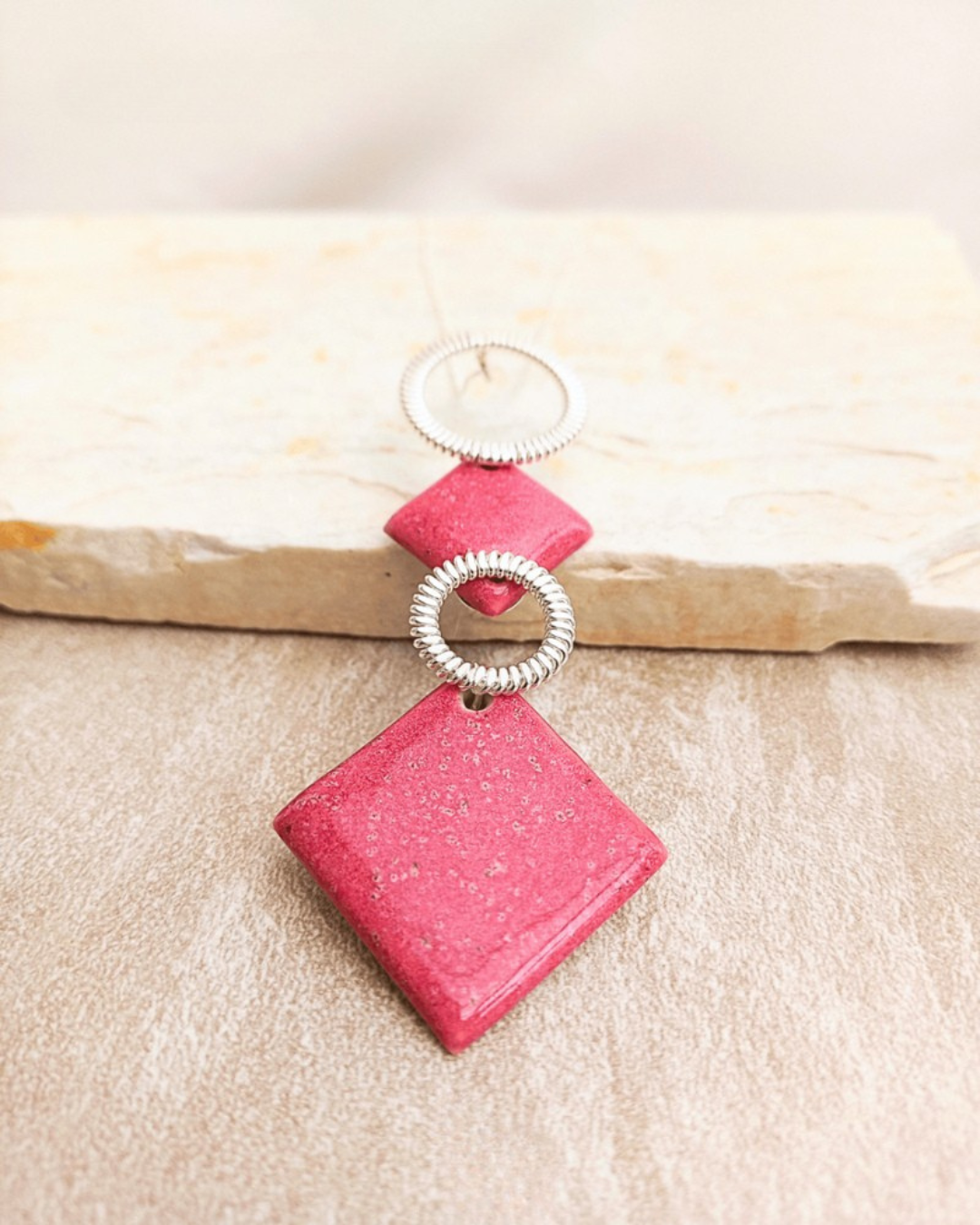 Colar Pêndulo Rubi - Em Cerâmica Artesanal