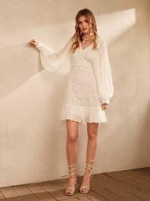 Vestido Cruto Elegante de Renda Branca Manga Longa
