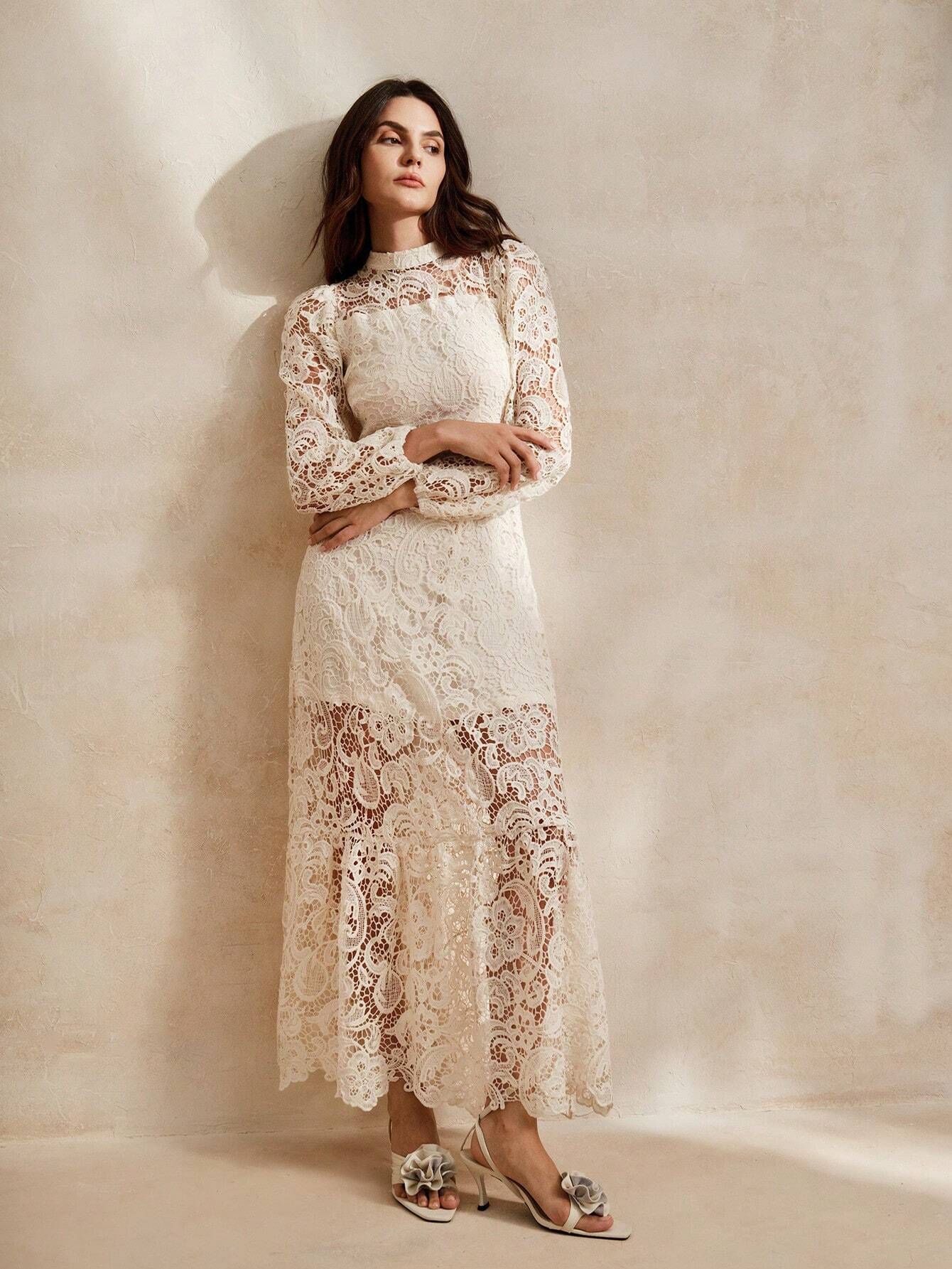 Auroura- Vestido Elegante de Manga Longa com Gola Alta