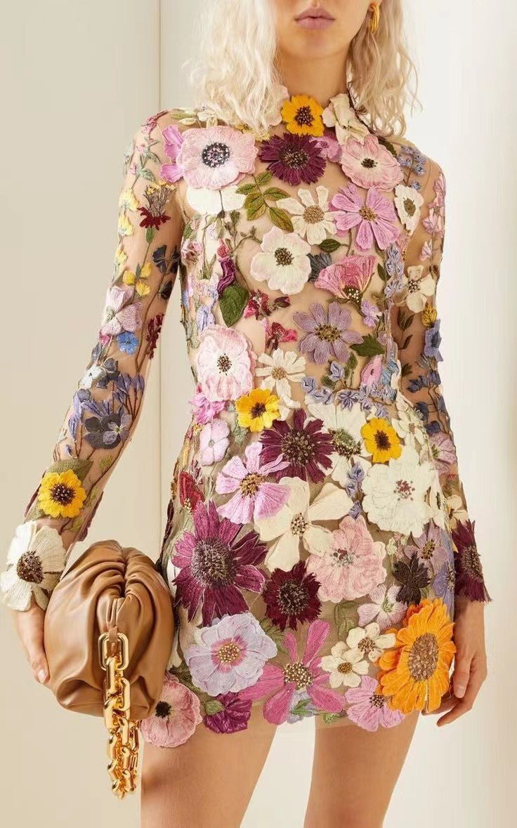 Vestido Bordado com Flores em Tule Manga Longa Justo Amsterdam