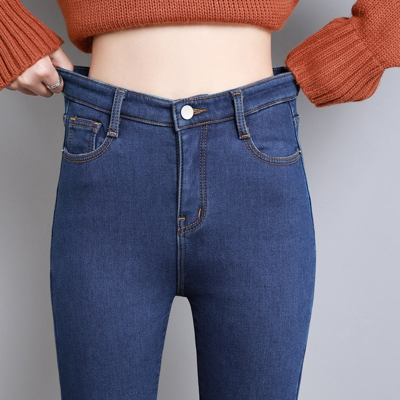 Calça Jeans Peluciada com Elastano