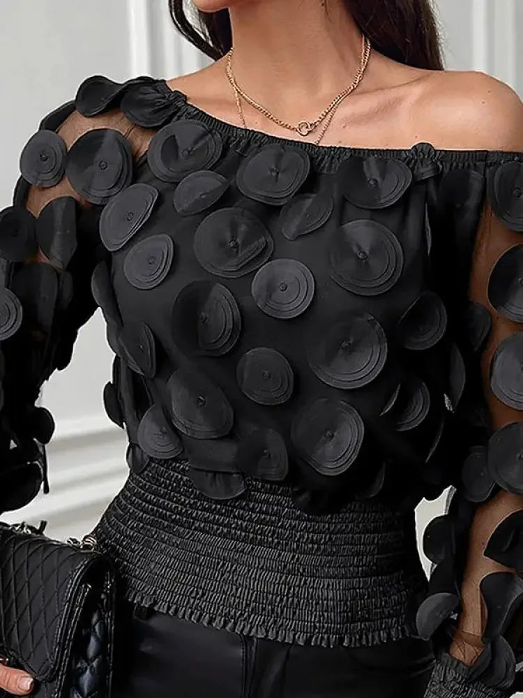 Camisa Preta Merlô - Manga Transparente em Chiffon e Flores Tridimensionais