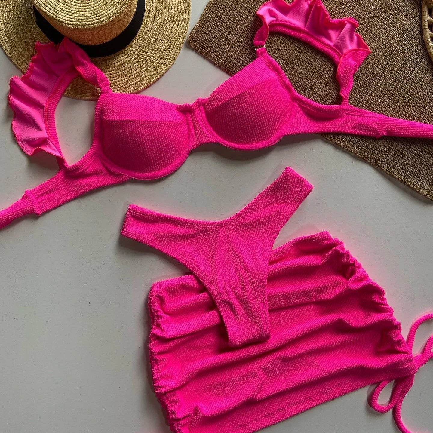 Conjunto Biquini com saída de praia meia taça com bojo