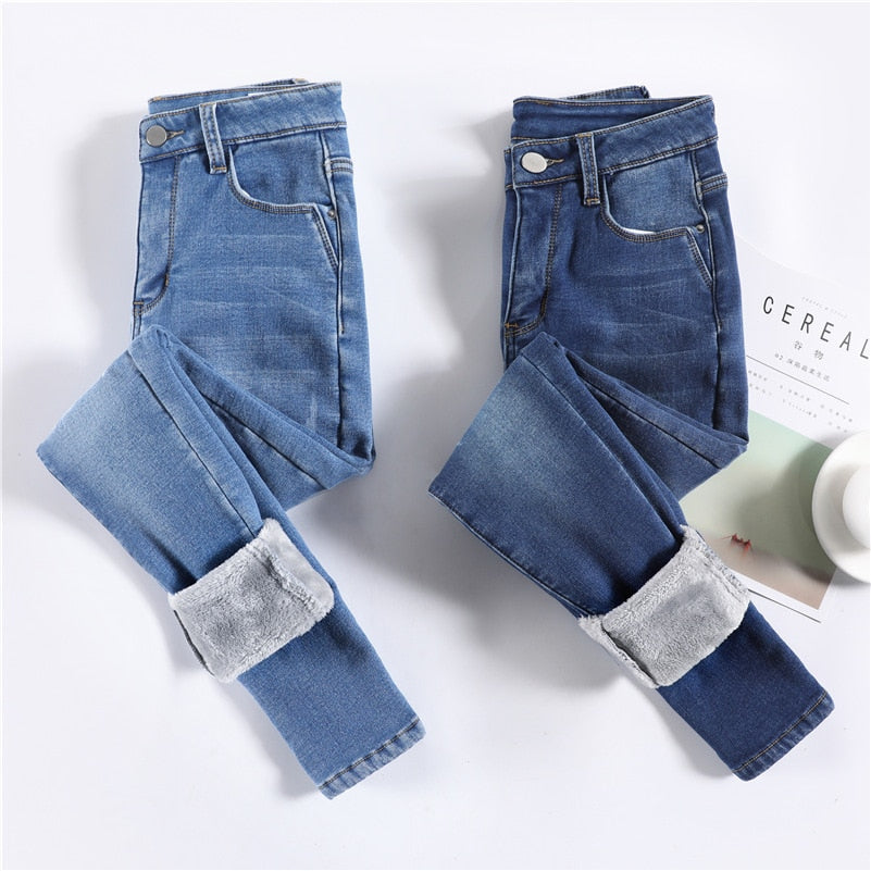 Calça Jeans Peluciada com Elastano