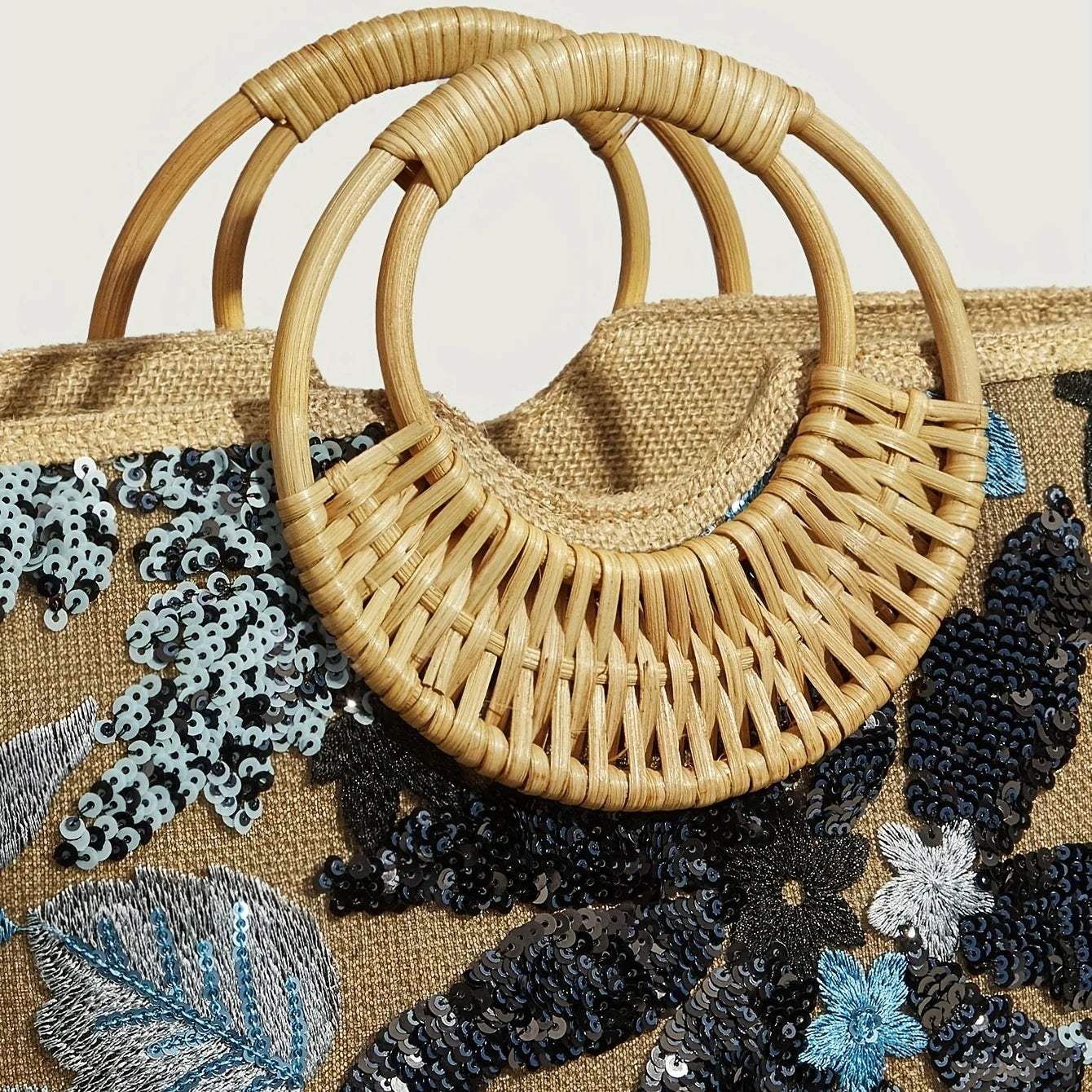 Bolsa Feminina Grande Bordada Com Flores Azul e Preta Alça Redonda de Palha