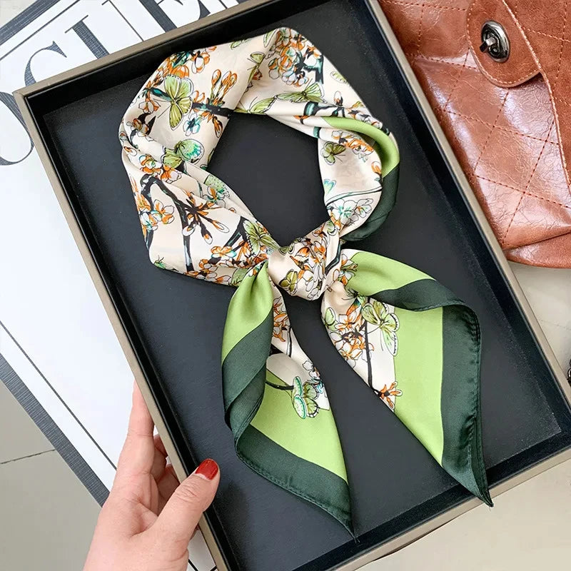 Lenços de Seda - Tamanho 70x70cm Estampas Variadas