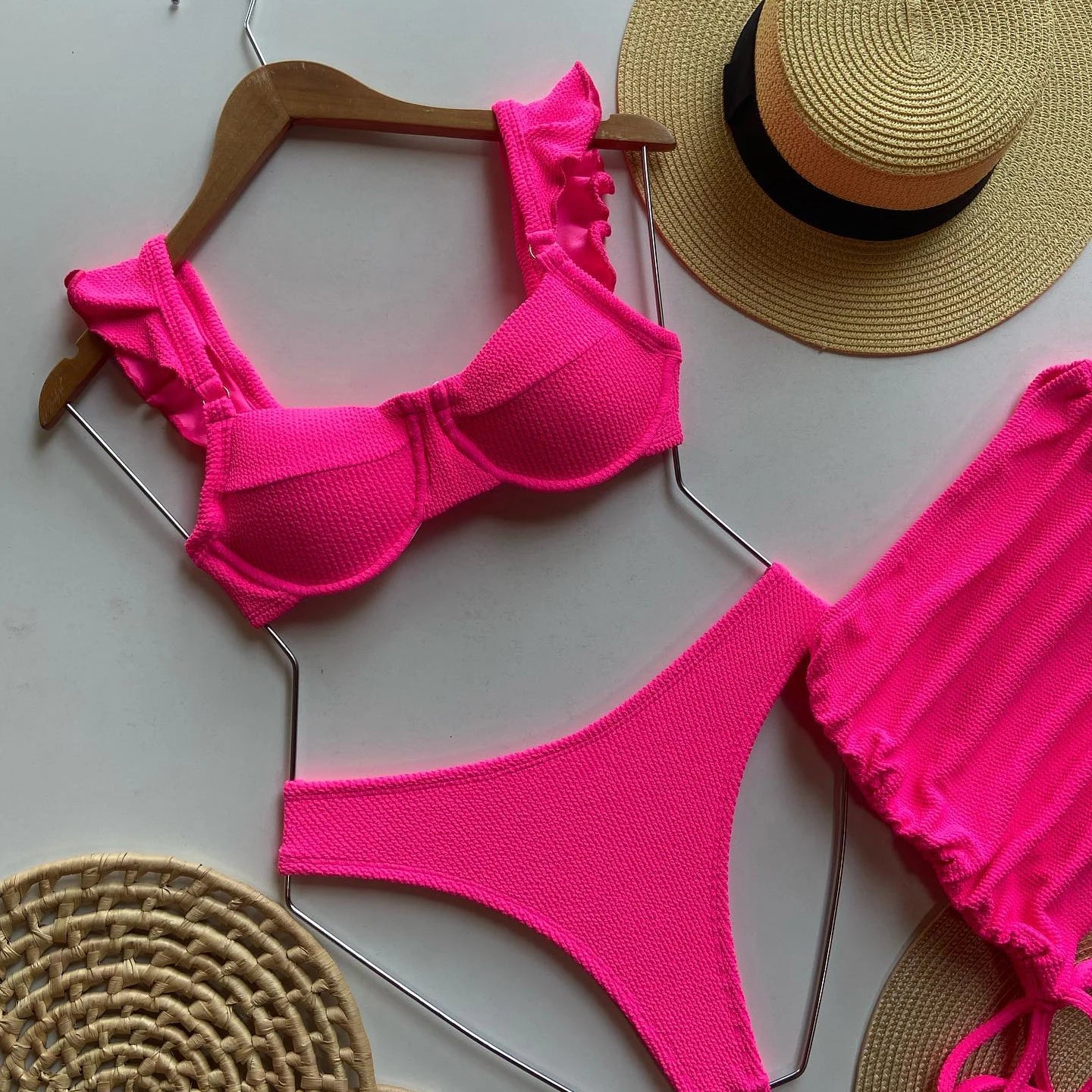 Conjunto Biquini com saída de praia meia taça com bojo