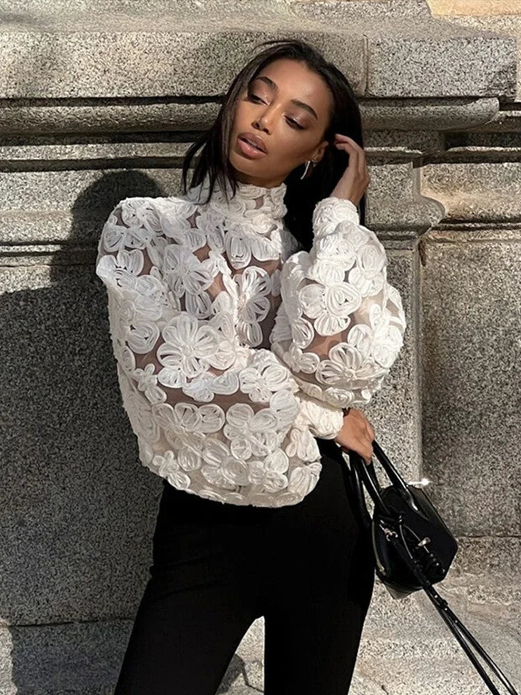 Blusa Feminina Flower – Sofisticação, Flores e Estilo Moderno