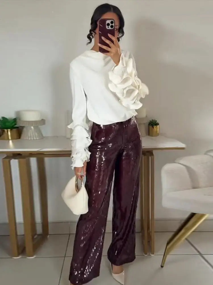 Blusa Branca Feminina Samy – Mangas Detalhadas em Pétalas