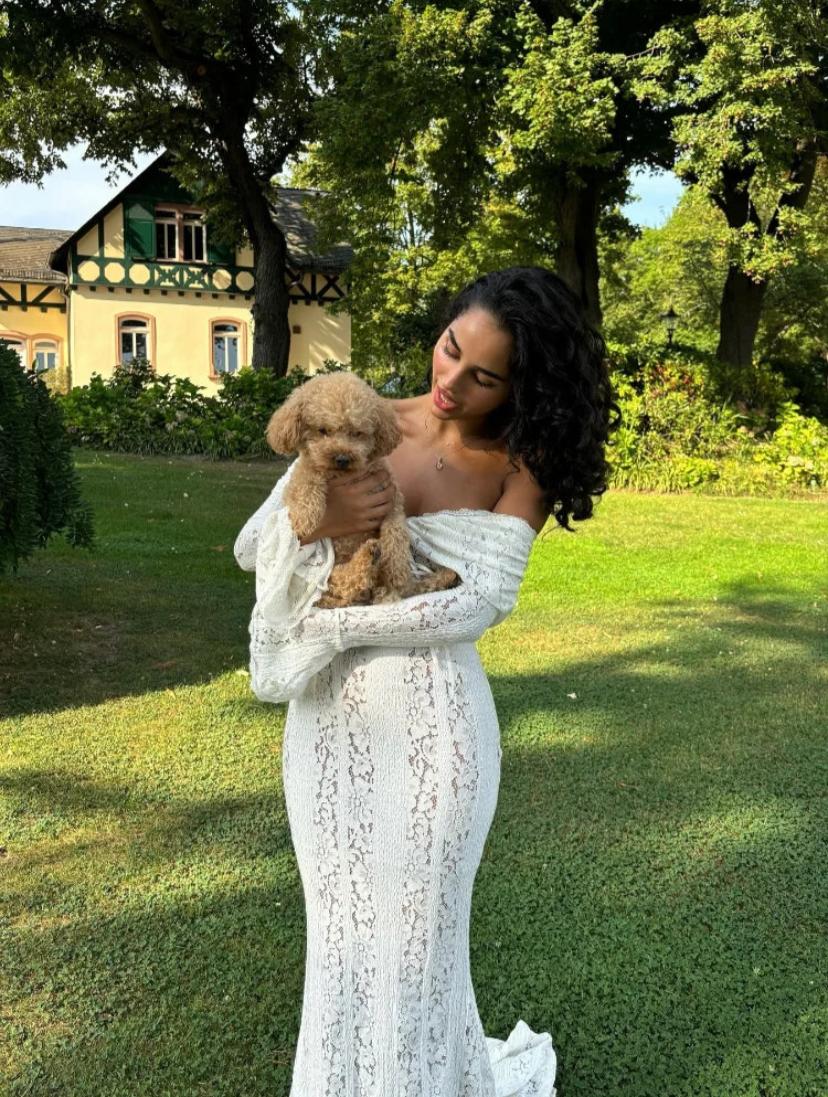 Vestido Longo Rendado Off-Shoulder Mônaco