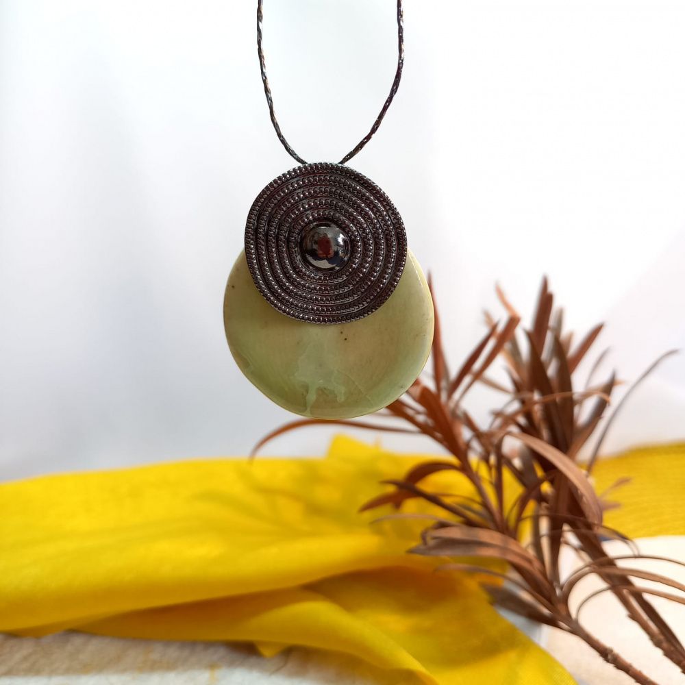 Colar Jade Sereno - Em Cerâmica Artesanal