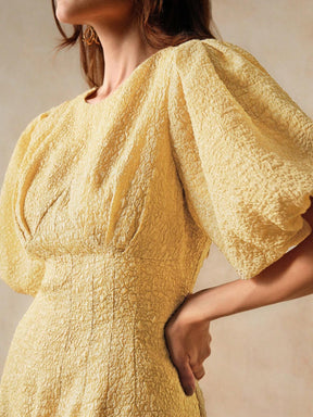 Vestido Casual Texturizado com Manga Bufante