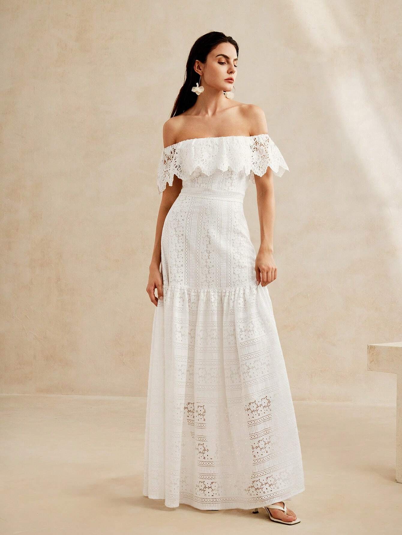 Versalhes - Vestido de Renda com Babados e Cintura Franzida (Pronta Entrega)