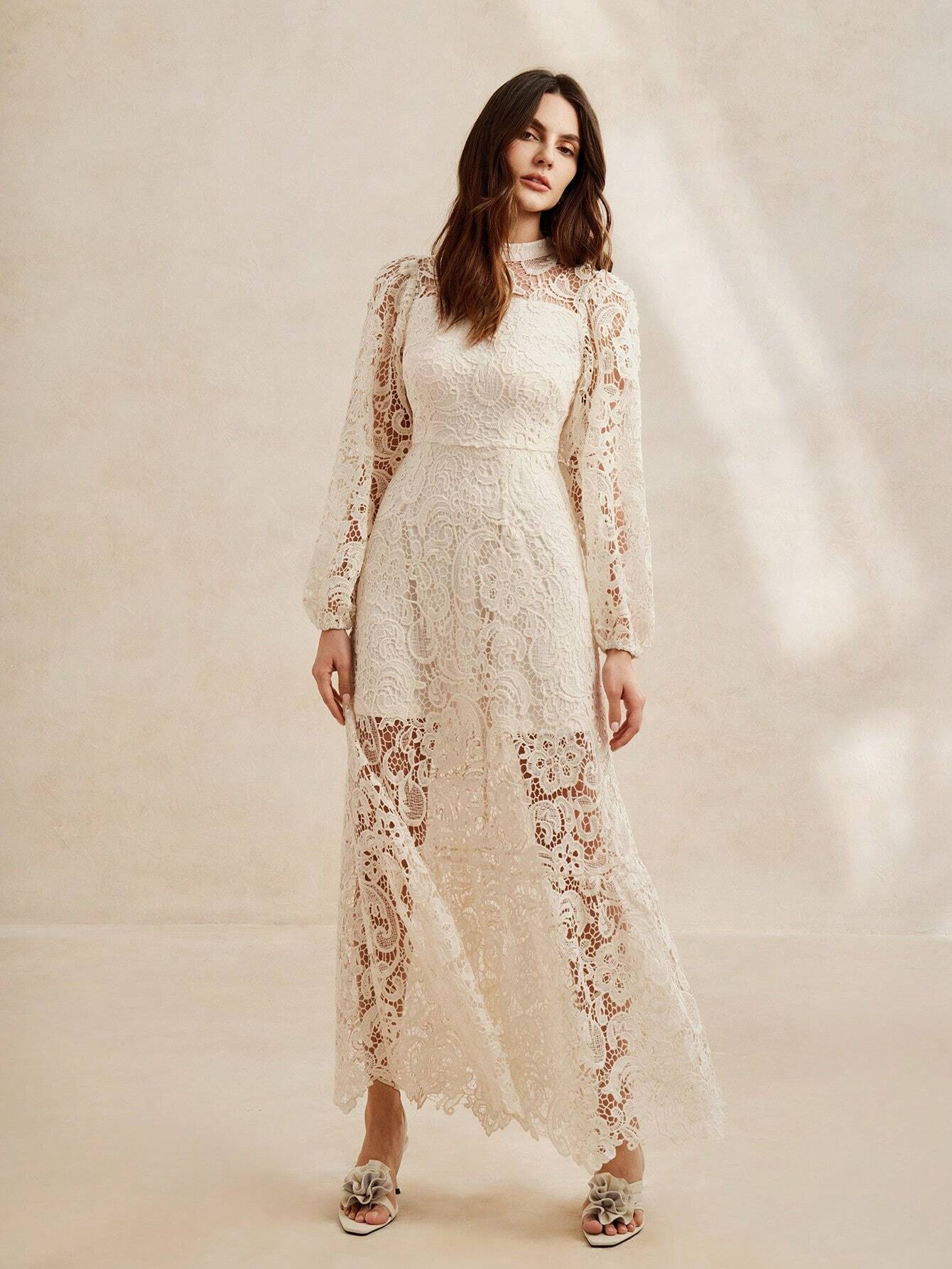 Auroura- Vestido Elegante de Manga Longa com Gola Alta