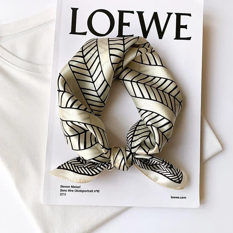 Lenços de Seda - Tamanho 53x53cm Estampas Variadas