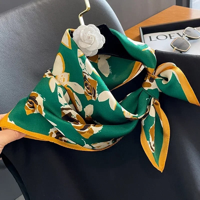 Lenços de Seda - Tamanho 53x53cm Estampas Variadas