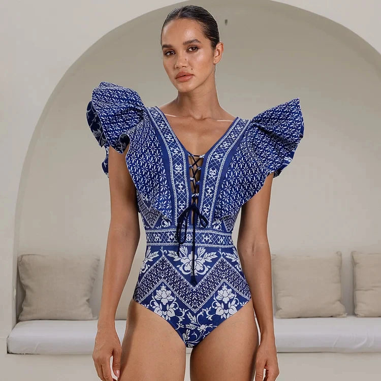 Conjunto de Maiô e Saia Longa “Zaira” com Estampa Floral Tropical em Azul e Branco