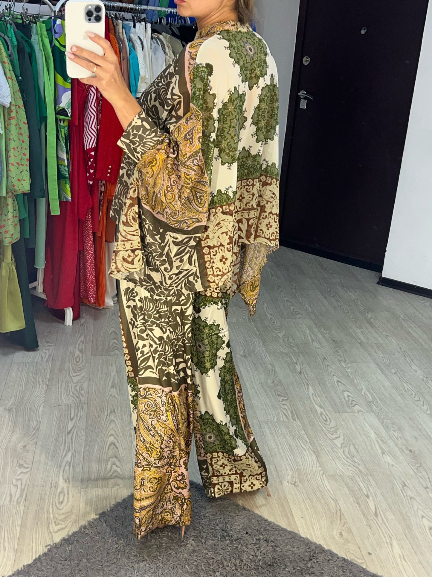 Conjunto Janice - Camisa morcego e calça de zíper