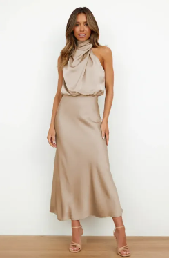 Vestido Longo De Cetim - Elegância Atemporal
