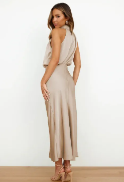 Vestido Longo De Cetim - Elegância Atemporal