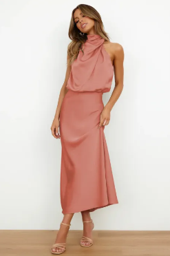 Vestido Longo De Cetim - Elegância Atemporal