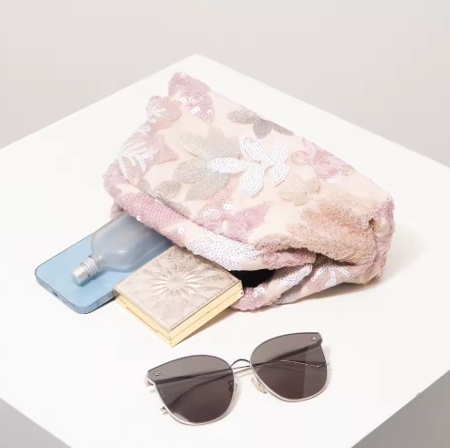 Bolsa Luna – Elegância Artesanal para Momentos únicos.