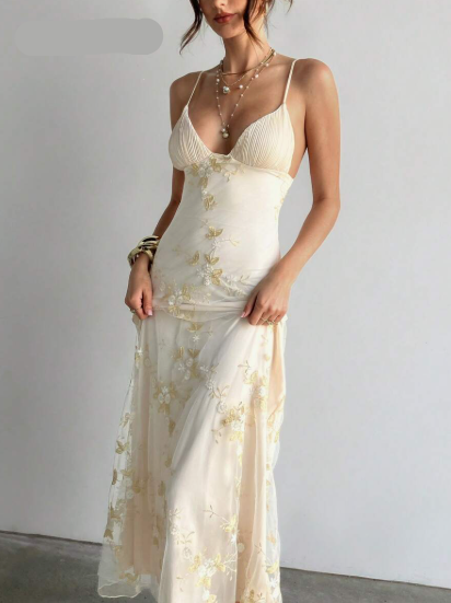 Vestido Longo Elegante - Decote Profundo