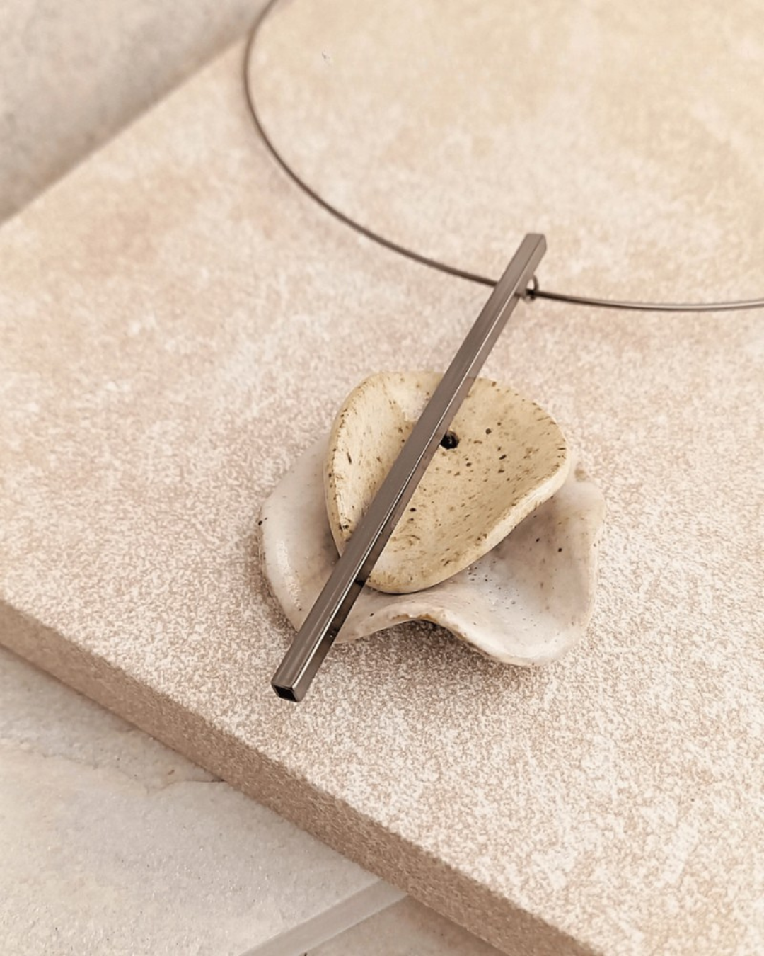 Choker Baunilha - Em Cerâmica Artesanal