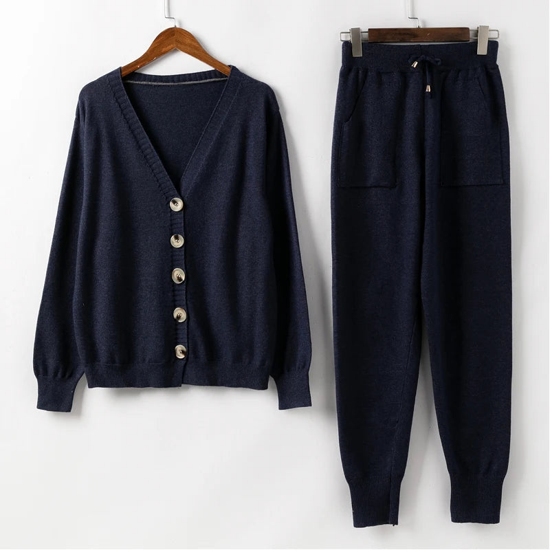 Conjunto de Tricô  Calça e Cardigan Leeads