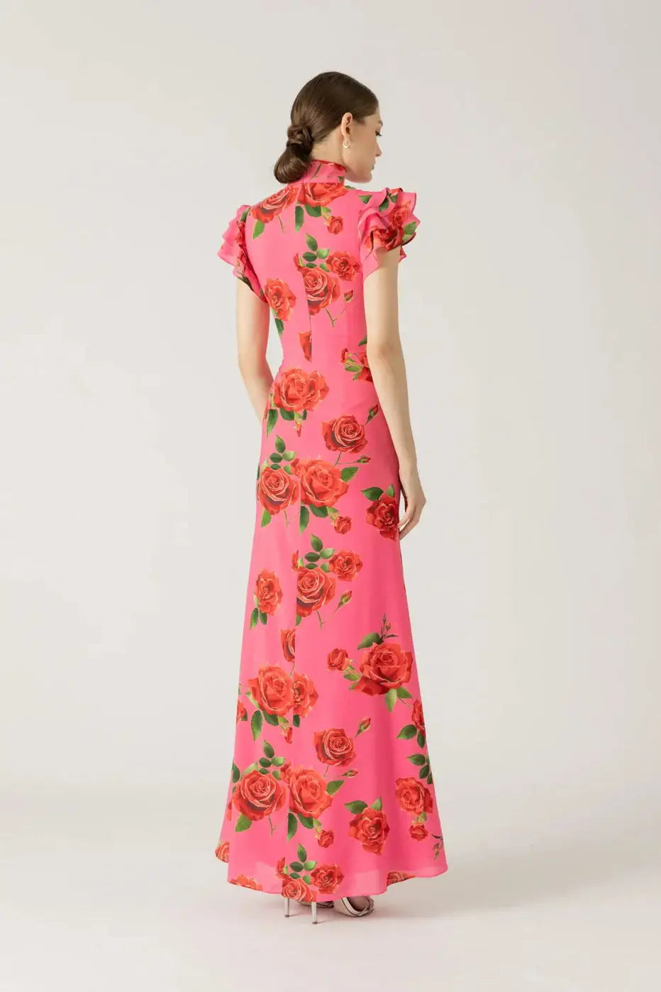 Vestido Longo Floral Elegância Vintage com Gola Alta e Babados