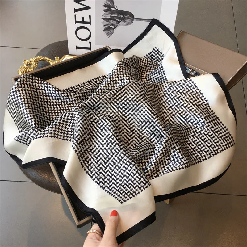 Lenços de Seda - Tamanho 70x70cm Estampas Variadas