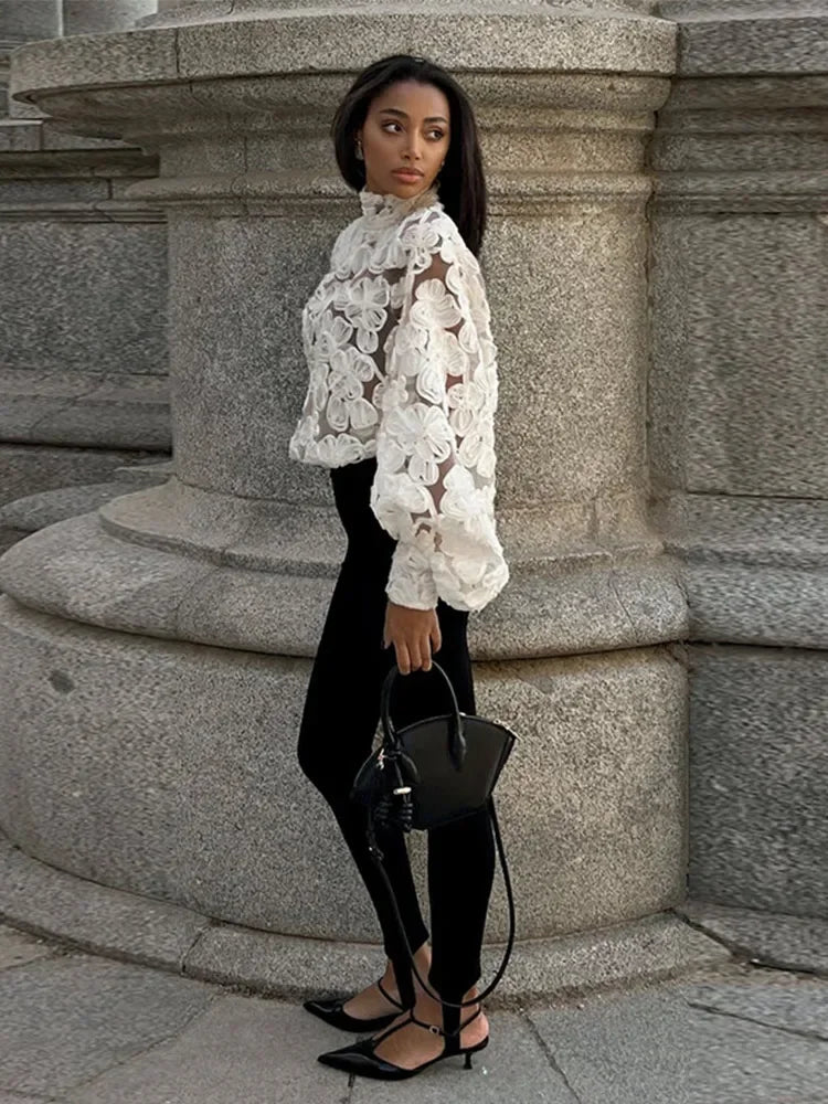 Blusa Feminina Flower –  Sofisticação, Flores e Estilo Moderno