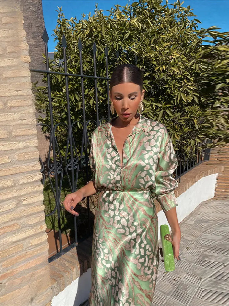 Conjunto Camisa e Saia de Cetim Zurich