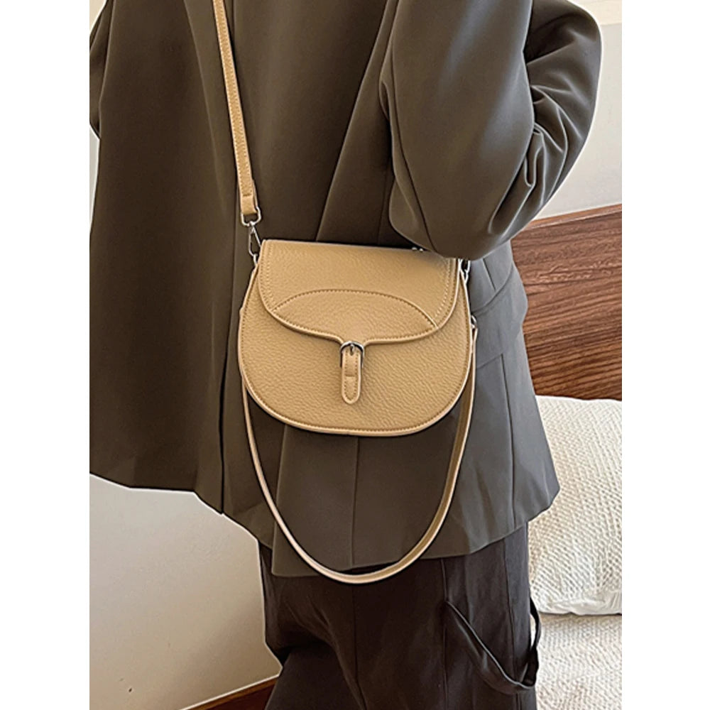 Bolsa Preta de Couro PU - Elegância e Versatilidade