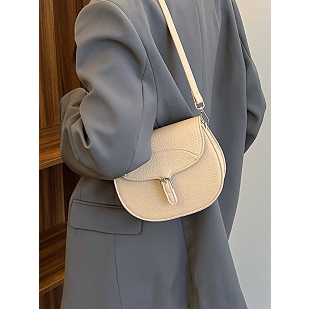 Bolsa Preta de Couro PU - Elegância e Versatilidade