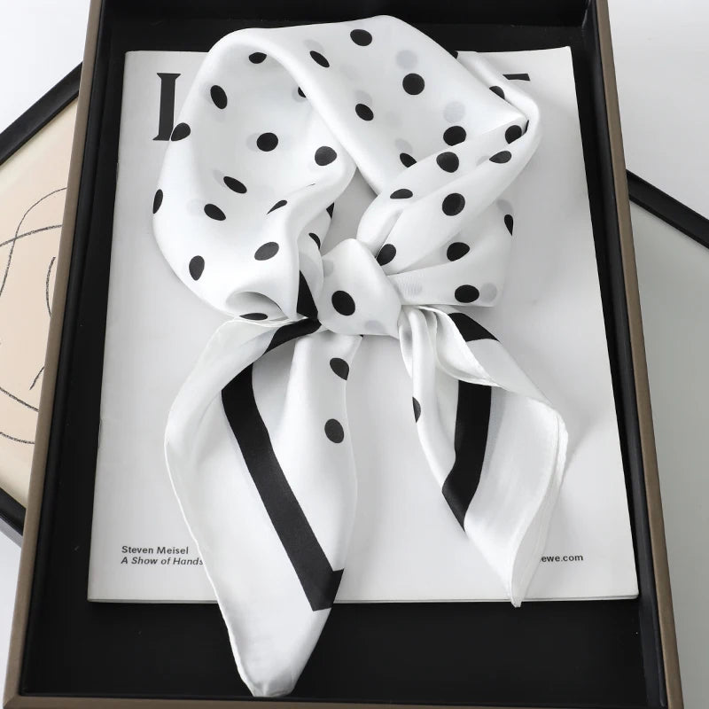 BRINDE Lenços de Seda - Tamanho 60x80cm Estampas Variadas