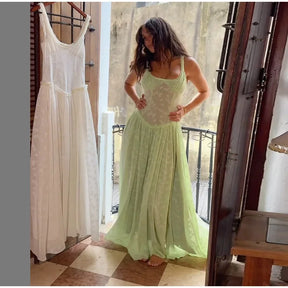 Vestido Elegância Romântica com Fenda Lateral Santorini