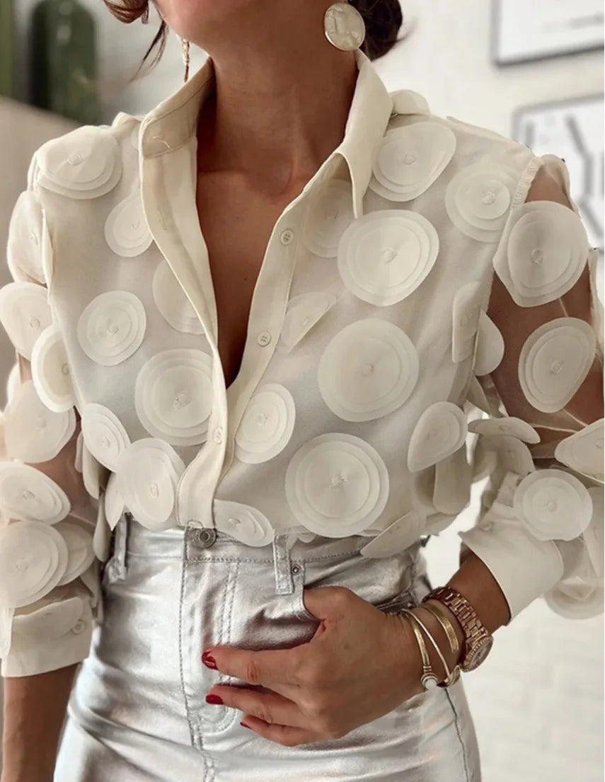 Camisa Elegance Bloom – Com Flores Tridimensionais