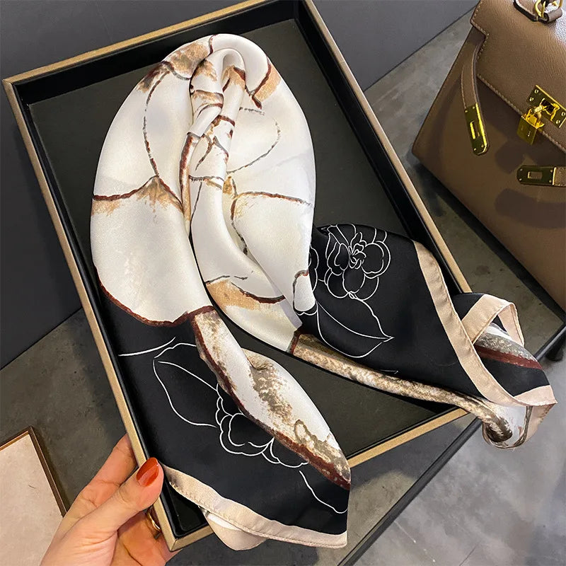 BRINDE Lenços de Seda - Tamanho 60x80cm Estampas Variadas