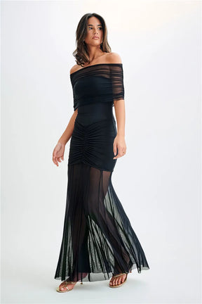 Vestido Montero Ombro a Ombro – Sensualidade e Sofisticação em Cada Detalhe
