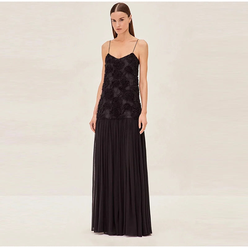 Vestido Grécia - Longo com Detalhes Florais e Saia Fluida