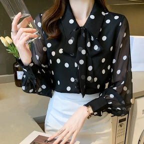 Camisa Feminina Polônia Retro –  Preta de Bolinhas