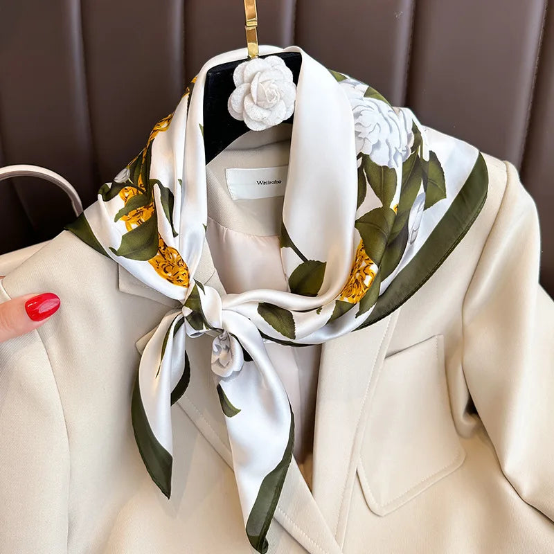 BRINDE Lenços de Seda - Tamanho 60x80cm Estampas Variadas