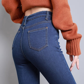 Calça Jeans Peluciada com Elastano