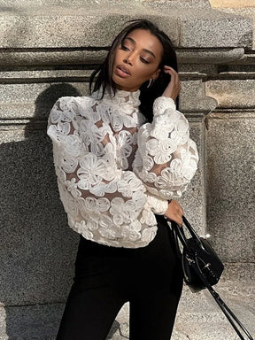 Blusa Feminina Flower –  Sofisticação, Flores e Estilo Moderno