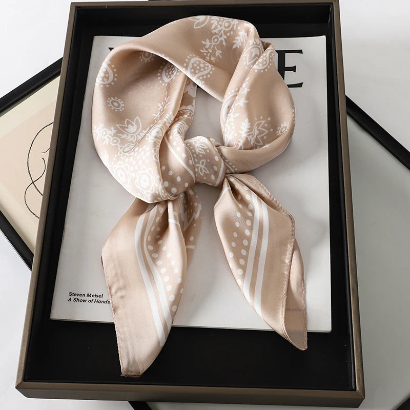 BRINDE Lenços de Seda - Tamanho 60x80cm Estampas Variadas