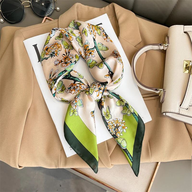 BRINDE Lenços de Seda - Tamanho 60x80cm Estampas Variadas