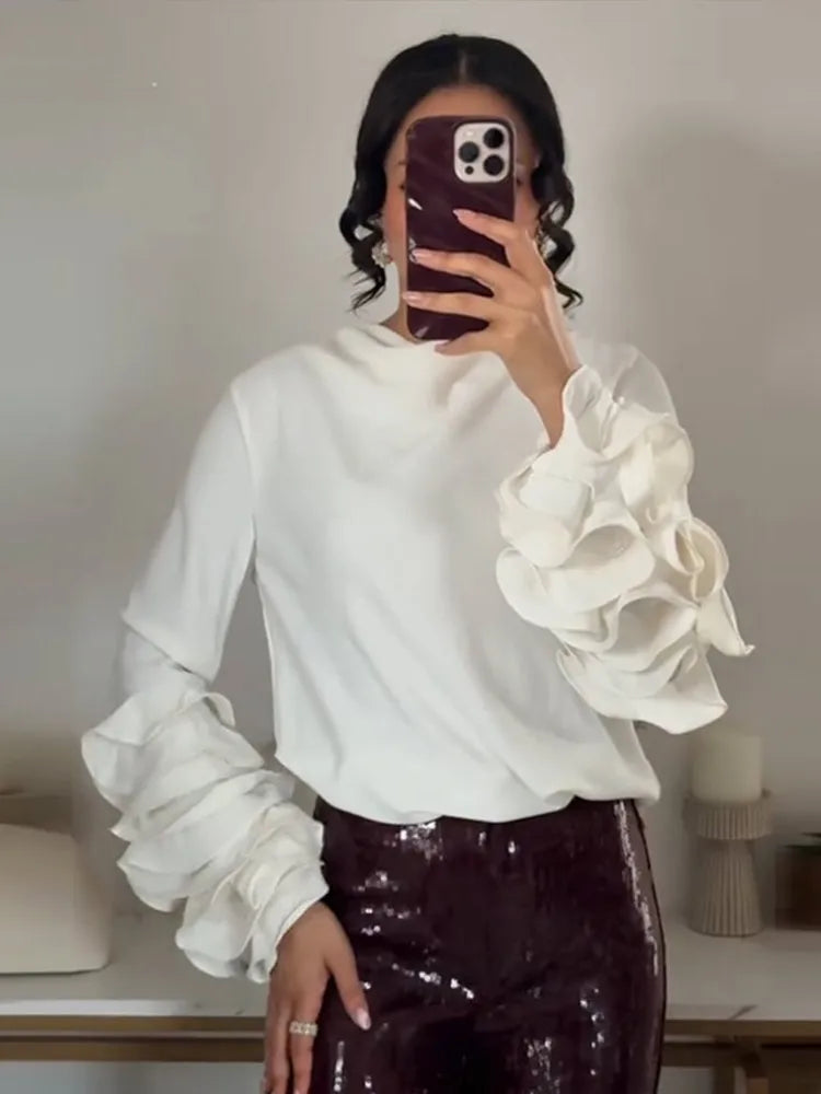 Blusa Branca Feminina Samy –  Mangas Detalhadas em Pétalas