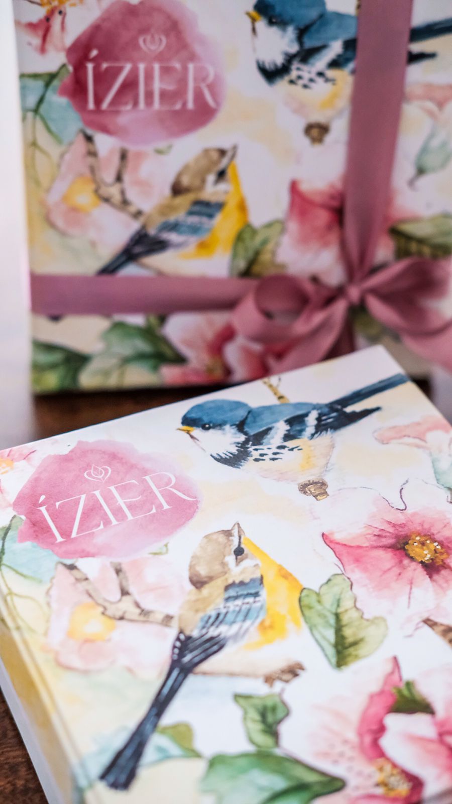 Kit Difusor + Aromatizador de Ambiente com caixa presente em aquarela