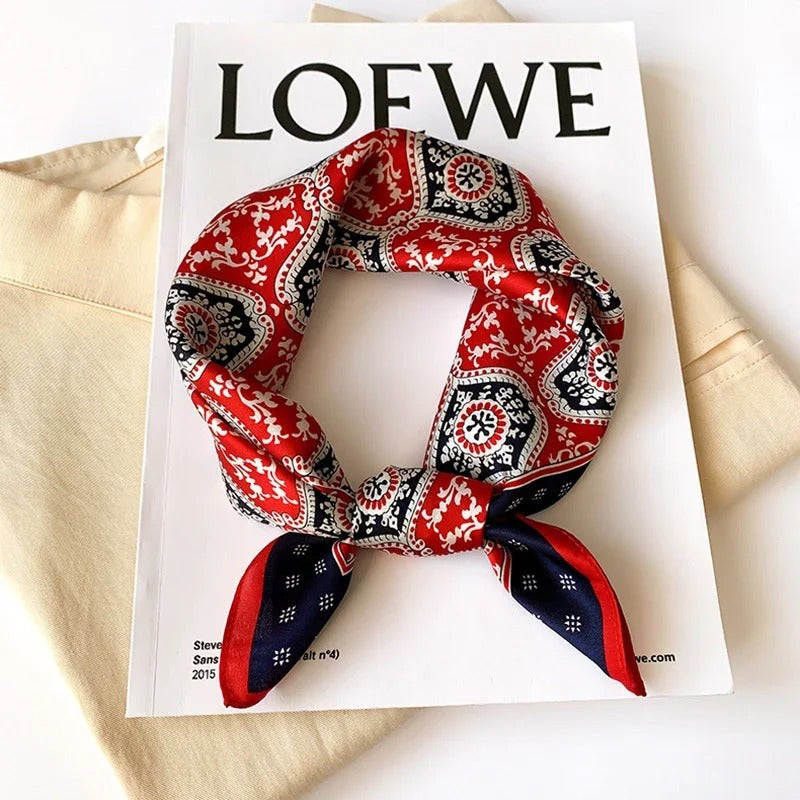 Lenços de Seda - Tamanho 53x53cm Estampas Variadas